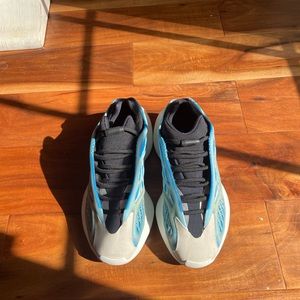Yeezy 700 V3 ‘Azareth’